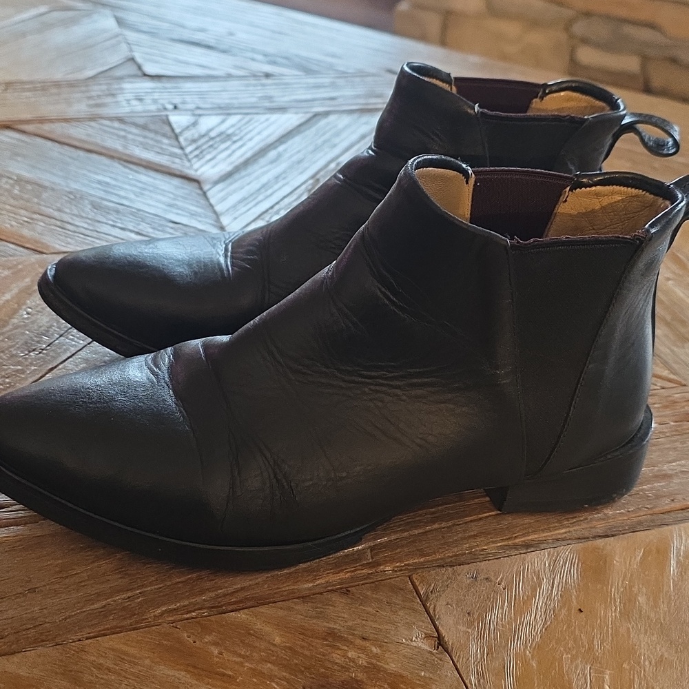Gorgeous POPPY & BARLEY leather pointed toe booties! 6